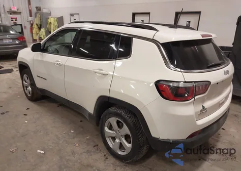 2018 Jeep Compass Latitude 4X4 из США, поврежденный, VIN 3C4NJDBB9JT282961